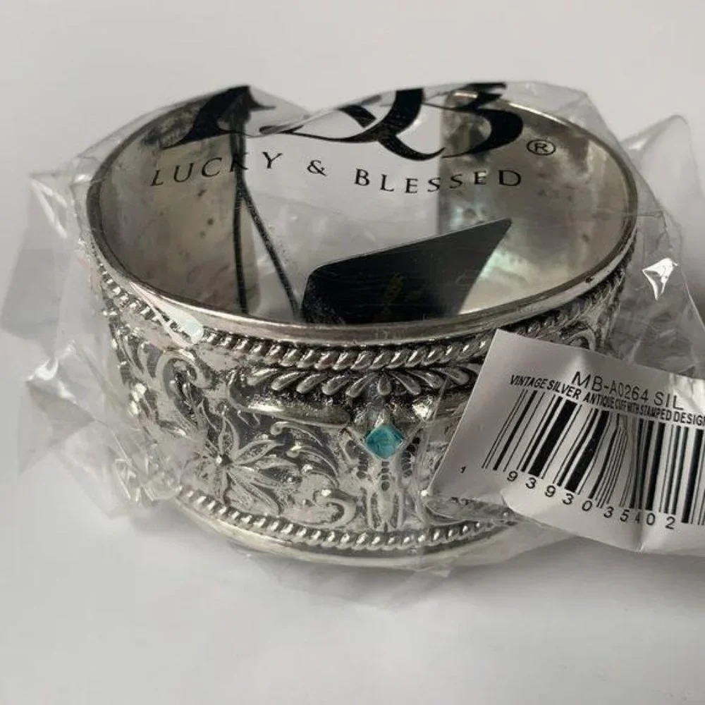 New Vintage Silver “Antique” Cuff with Longhorn - Picture 4 of 6